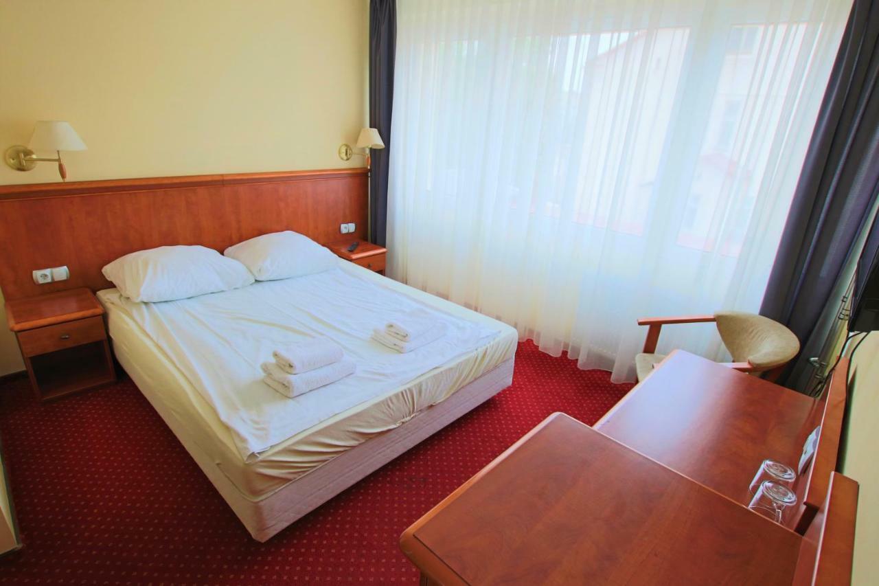 Arkadia Hotel Kielce Ngoại thất bức ảnh